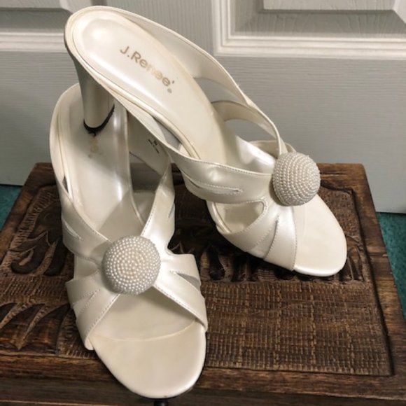 Cream heel sandals with pearls - Picture 1 of 4